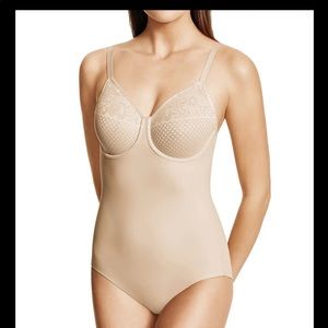 NWOT Wacoal  801210 Visual Effects Bodybriefer 40DDD
